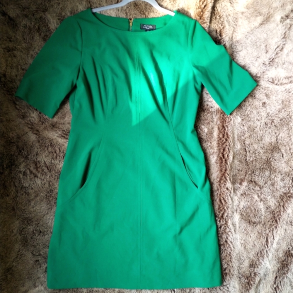 TAHARI Arthur s. Levine emerald green dress